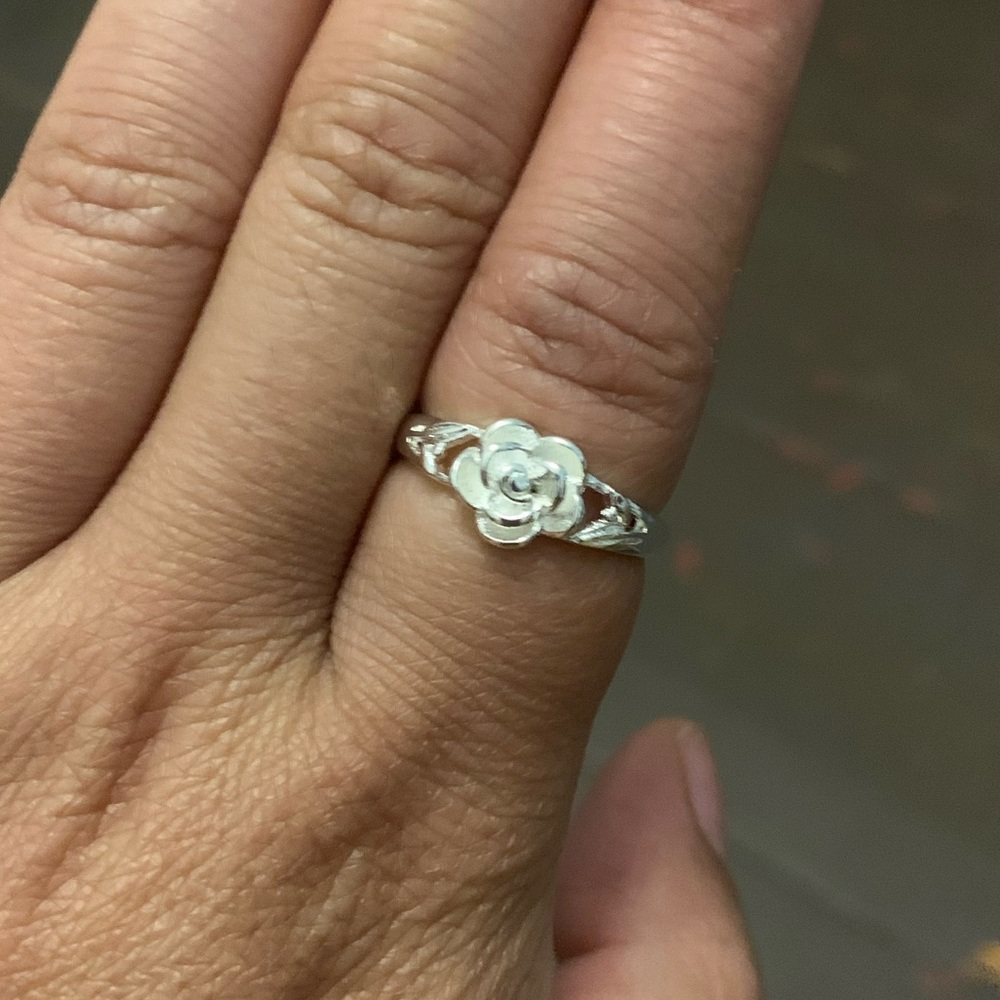NEW | Rose Ring - Picture 2 of 3